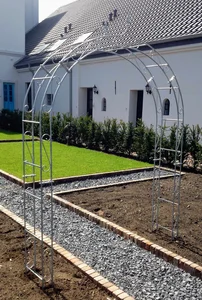 Massiver Gartenbogen verzinkt für schwere Kletterpflanzen
